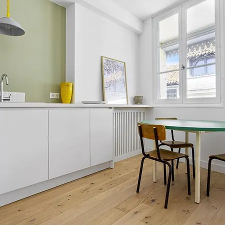 Beautiful With A Balcony In - Welkeys Apartment *