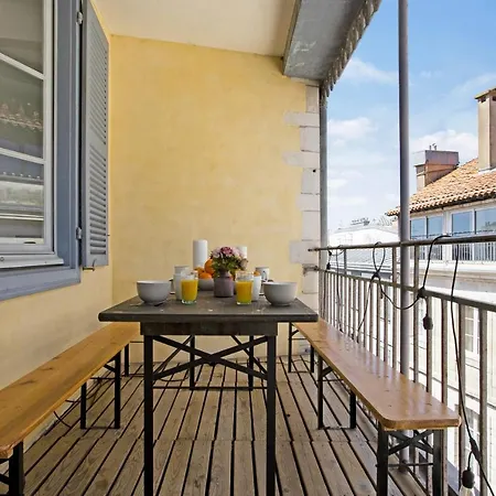 Beautiful With A Balcony In - Welkeys